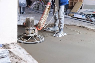 dökülen beton levha