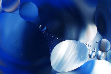 Su damlalarından gelen renkli arkaplan