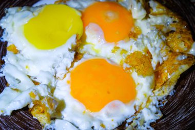 Yumurta bir tavada kızarmış