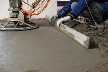 dökülen beton levha