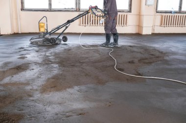 dökülen beton levha