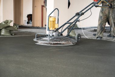 dökülen beton levha