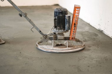 dökülen beton levha