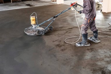 dökülen beton levha