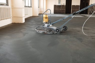 dökülen beton levha