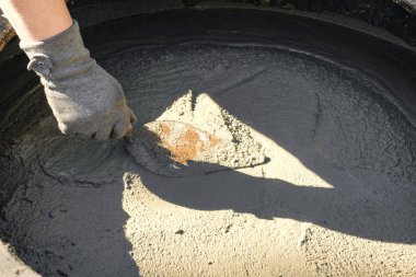 dökülen beton levha