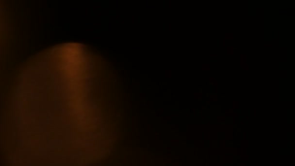 Vazamento de luz em qualidade hd no fundo escuro with.Real brilho da lente — Vídeo de Stock