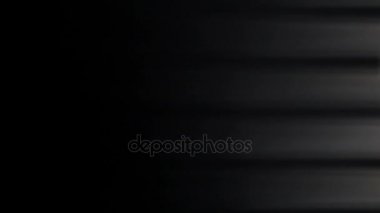 4 k kalitesi ile koyu arka plan üzerinde ışık sızıntısı var. Gerçek mercek parlaması