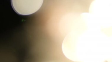Film yakmak Footage.Light bakliyat ve yanıyor. Gerçek mercek parlaması ve hafif sızıntı ile koyu arka plan üzerinde Ultra yüksek çözünürlüklü güzel ışık sızıntısı.