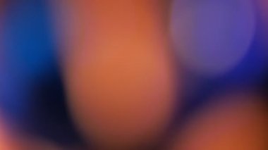 Kaçak ışık el altında. Film yakmak yerleşimi Lifetime.Light bakliyat ve yanıyor. Gerçek mercek parlaması ve hafif sızıntı ile koyu arka plan üzerinde Ultra yüksek çözünürlüklü güzel ışık sızıntısı. 