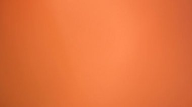 Kaçak ışık el altında. Film yakmak yerleşimi Lifetime.Light bakliyat ve yanıyor. Gerçek mercek parlaması ve hafif sızıntı ile koyu arka plan üzerinde Ultra yüksek çözünürlüklü güzel ışık sızıntısı. 