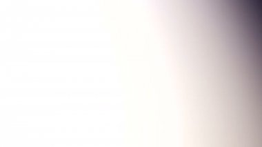 Kaçak ışık el altında. Film yakmak yerleşimi Lifetime.Light bakliyat ve yanıyor. Gerçek mercek parlaması ve hafif sızıntı ile koyu arka plan üzerinde Ultra yüksek çözünürlüklü güzel ışık sızıntısı. 