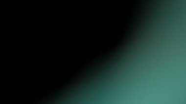 Kaçak ışık el altında. Film yakmak yerleşimi Lifetime.Light bakliyat ve yanıyor. Gerçek mercek parlaması ve hafif sızıntı ile koyu arka plan üzerinde Ultra yüksek çözünürlüklü güzel ışık sızıntısı. 