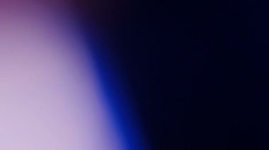 Kaçak ışık el altında. Film yakmak yerleşimi Lifetime.Light bakliyat ve yanıyor. Gerçek mercek parlaması ve hafif sızıntı ile koyu arka plan üzerinde Ultra yüksek çözünürlüklü güzel ışık sızıntısı. 