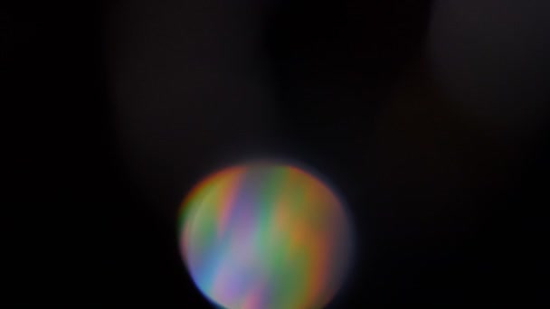 Fuite de lumière à portée de main. Film Burn Overlay Lifetime.Light impulsions et lueurs. belle fuite de lumière en Ultra Haute Définition sur fond sombre avec éruption de lentille réelle et fuite de lumière . 