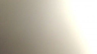 Işık darbeleri. Güzel ışık sızıntısı Ultra yüksek gerçek lens ile koyu arka plan üzerinde parlaması 