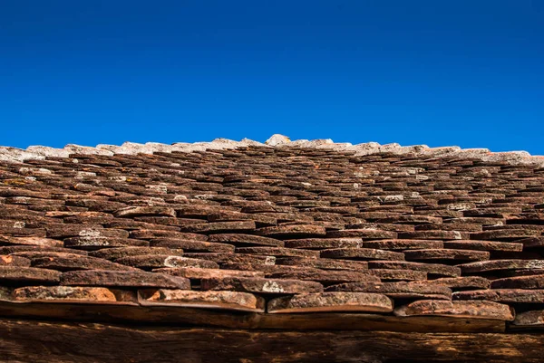 Atap ubin keramik tua — Stok Foto