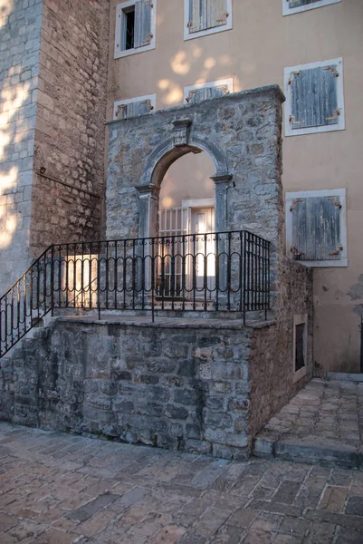 Ancient stone stairs — Stock Photo, Image