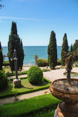 Miramare Castle, İtalya için Deniz kenarındaki antik Akdeniz Bahçe