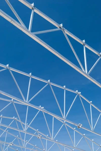 Estruturas de construção de treliça de telhado de aço galvanizado — Fotografia de Stock