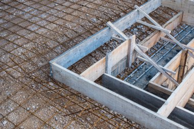 Yatılı çerçeve dökme beton için hazırlanan 