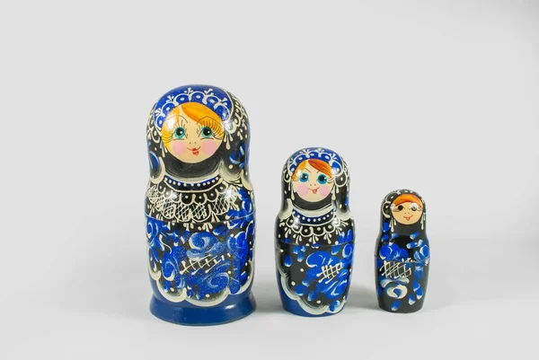 전통적인 러시아 손으로 Matryoshka 인형 — 스톡 사진