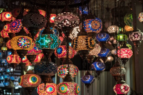 Lanternas Turcas Tradicionais Feitas Peças Vidro Coloridas Penduradas Bazar — Fotografia de Stock