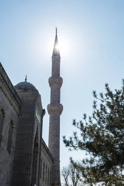 Minaret Meczetu Słońce Góry Pojęcie Zbawienia Religii Boga — Zdjęcie stockowe