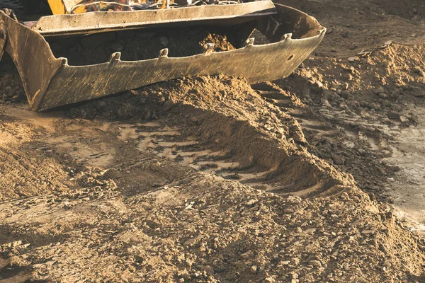 Excavator Bergerak Bumi Dengan Sekop Lokasi Konstruksi — Stok Foto