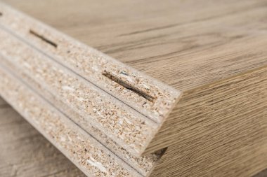 Tahta desen yonga tahtaları montaj için kesilmiş ve hazırlanmış