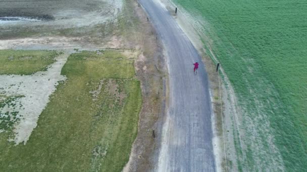 Deux Clips Une Femme Montant Son Vélo Loin Puis Vers — Video