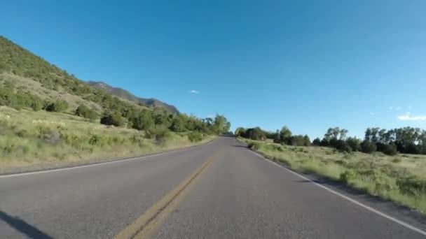 Pasando por el Parque Nacional Great Sand Dunes en Colorado . — Vídeo de stock