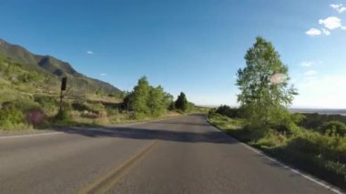 Colorado 'daki Great Sand Dunes Ulusal Parkı' nın yanından geçiyoruz..