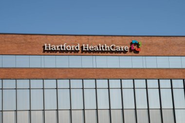 Rocky Hill, CT, ABD - 19 Nisan 2020 - Hartford Sağlık Hizmetleri binasının dışı