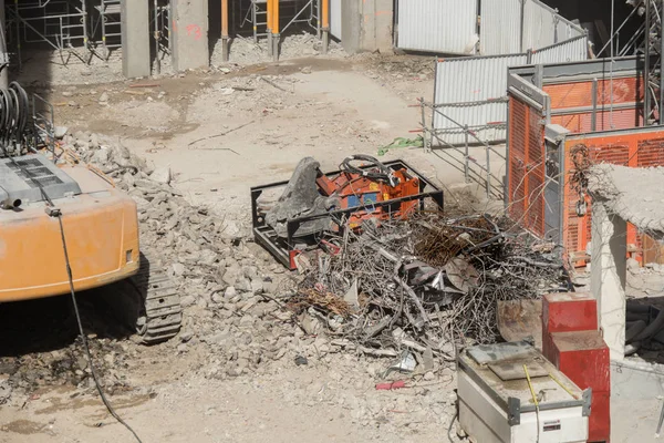 Puin in plaats van sloop van het gebouw — Stockfoto