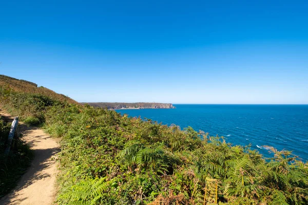 Brittany 'de, Cape Frehel' den çok uzakta Gr34 'e bin. — Stok fotoğraf