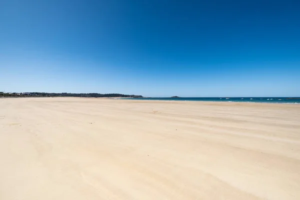 Большой Песчаный Пляж Городе Sables Les Pins Бретани Время Отлива — стоковое фото