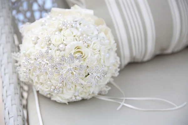 Close up of wedding bouquet with brooches — Stock Photo, Image