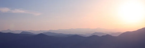 Krajobraz Góry Ridge. Zachód, wschód słońca, natura tła. N — Zdjęcie stockowe