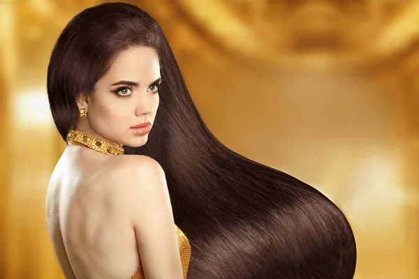 Gesunde lange Haare. Brünetten Mädchen. Schönheitsmodellporträt. schönheit — Stockfoto