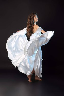 Güzel Arap bellydancer bellydance seksi kadın beyaz çünkü