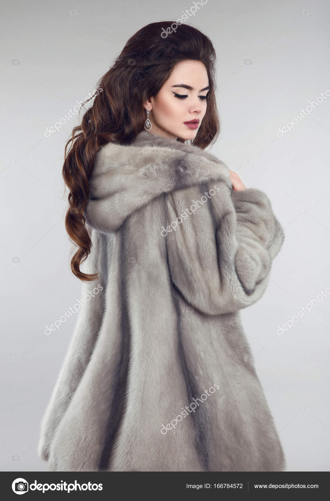 Visón Sobre Piel Estudio De Moda Mujer Abrigo Gris Fondo En CwaXqFO
