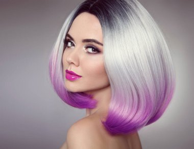 Bob saç modeli. Renkli Ombre saç uzatma. Güzellik Model kız 