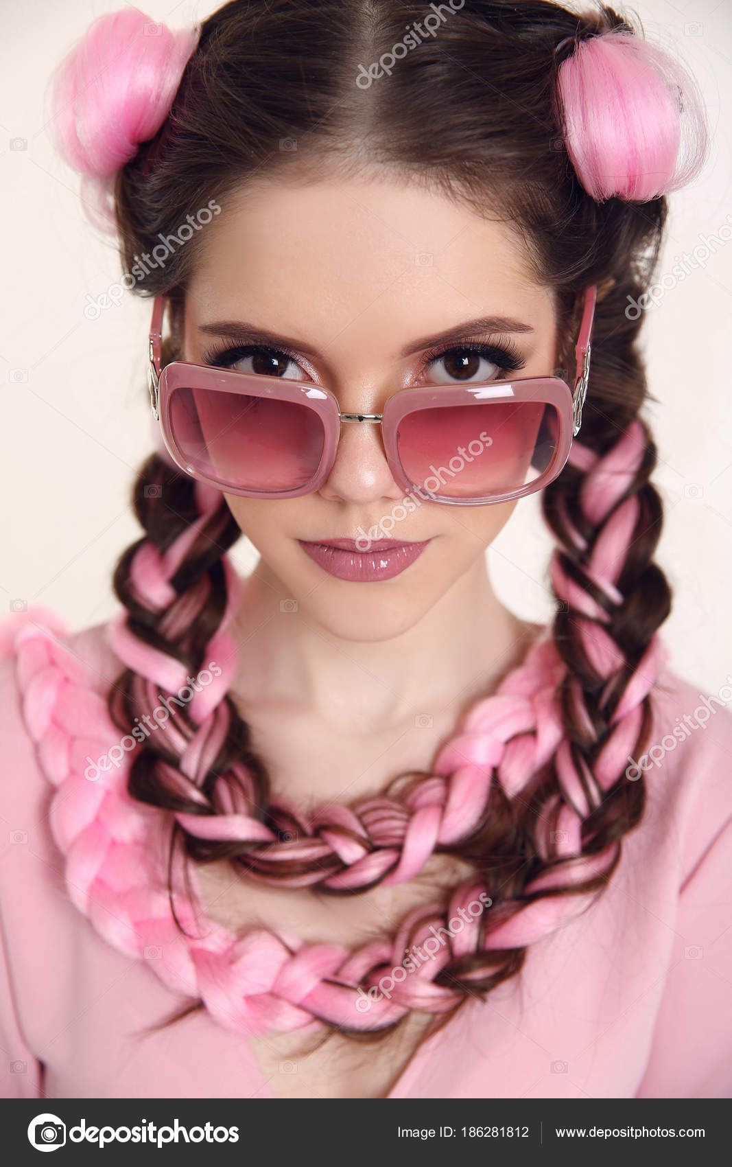 Menina de Trança- Moda Feminina