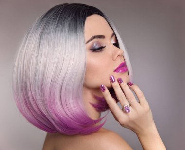 Ombre bob saç kadın. Glitter makyaj. Tırnaklar manikür. Güzellik Por