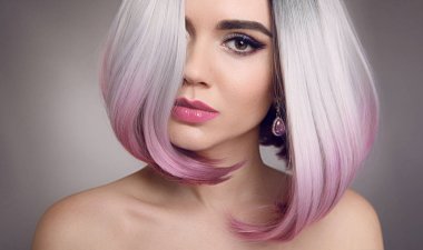 Renkli Ombre bob saç uzatma. Güzellik sarışın Model kızla