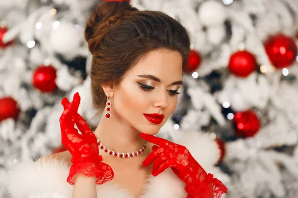 Brudporträtt Elegant Kvinna Med Ruby Smycken Set Och Röda Handskar — Stockfoto