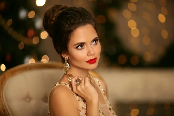 Retrato Belleza Mujer Elegante Con Peinado Boda Maquillaje Hermosa Chica — Foto de Stock