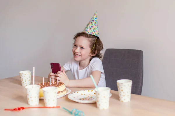 Child Celebrates Birthday Online Videoconference Holiday Greetings Cake Decoration Social — Stock Photo, Image