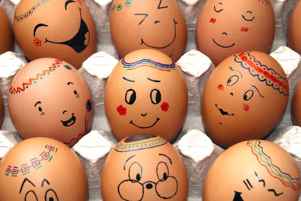 Ovos de Páscoa com um sorriso — Fotografia de Stock